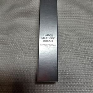 Lancome No 11 large shadow brush in box.